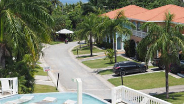 Retire in Roatan