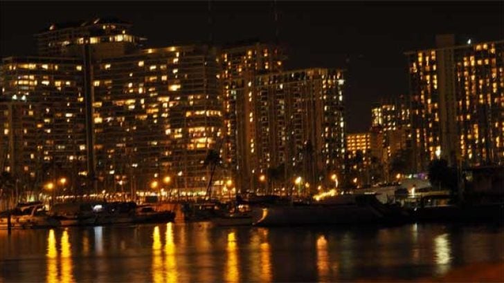 Waikiki_at_Night